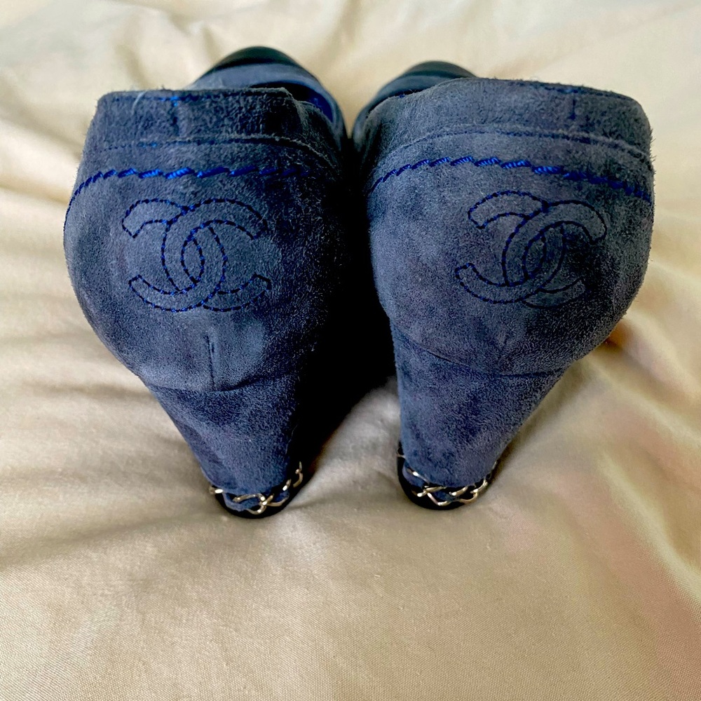 Chanel Navy Suede Leather Toe Cap Chain Rope Wedges